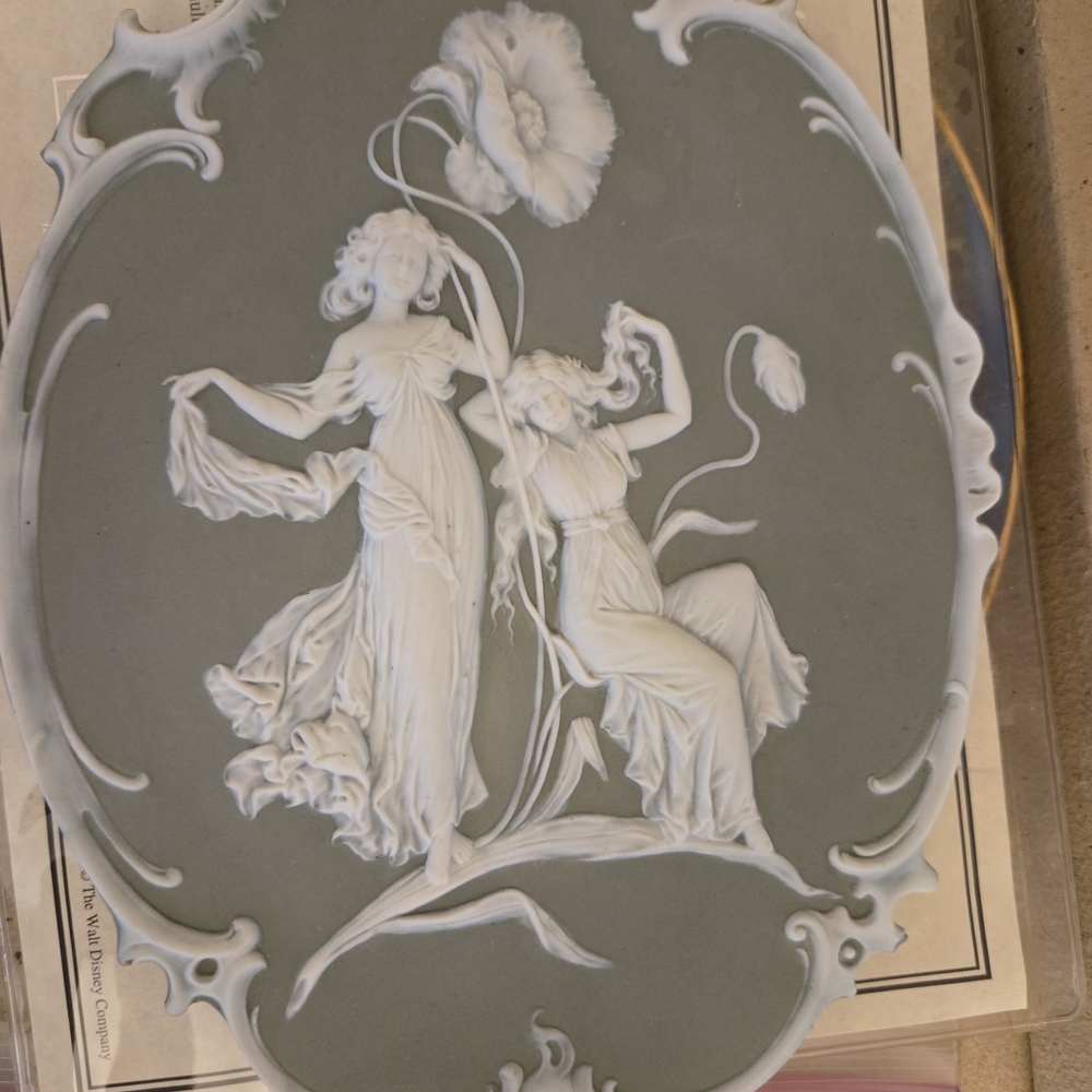 Elegant Relief Wall Art in Gray and White